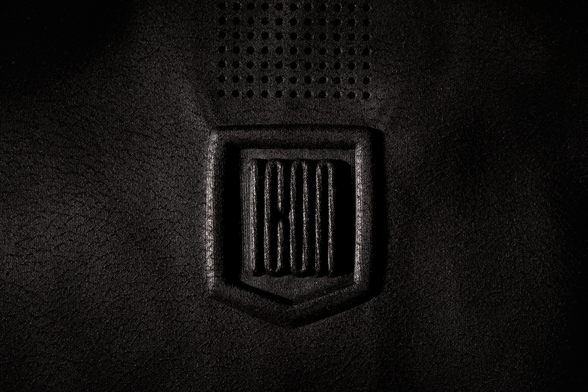 Icon Short Track™ Jacket
