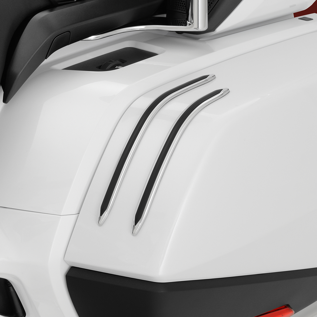 Show Chrome Saddlebag Scuff Strips