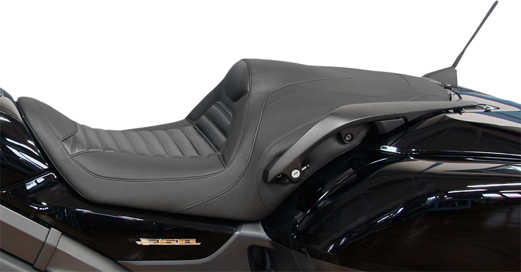 Mustang Tripper Fastback™ Seat